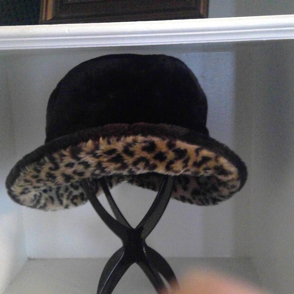 Faux Fur Black Hat with Leopard Brim - Picture 4 of 4